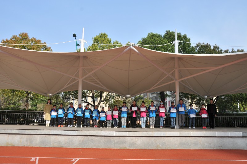 1680155981216178.jpg 颁奖2.JPG